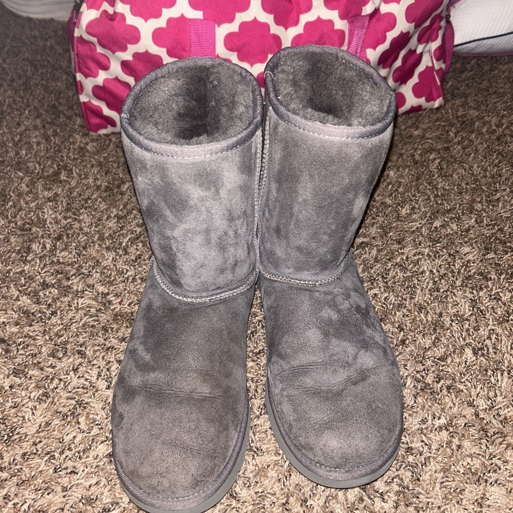 UGG BOOTS